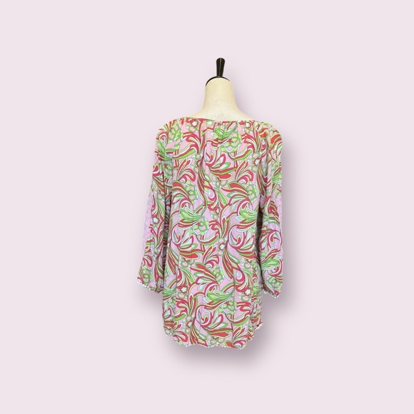 Crown & Ivy Pink and Green Relaxed Blouse with Graphic Print - Picture 2 of 6